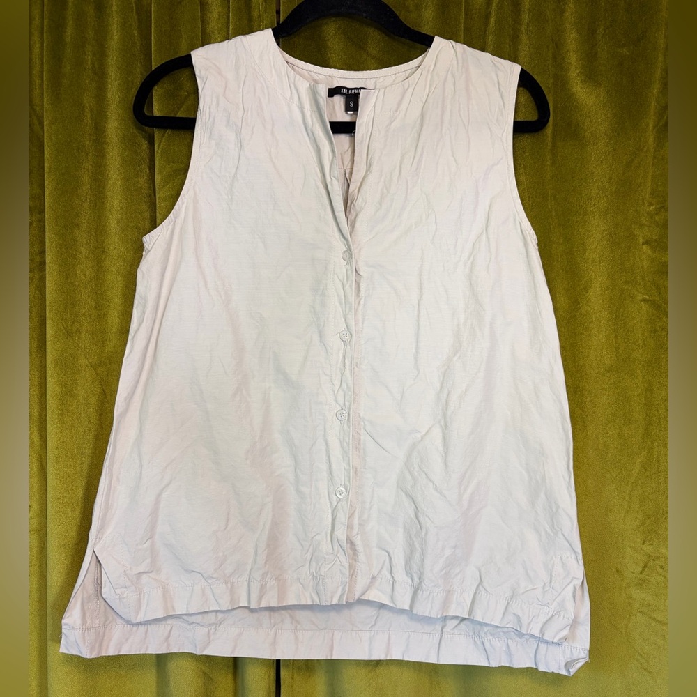 Kal Rieman Light Grey Sleeveless Button Down Blouse. Size Small. Retail $295
